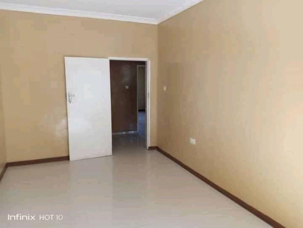 3-bedroom-flat-for-rent-in-chalala-big-5