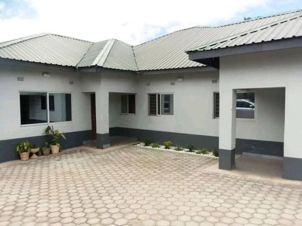3-bedroom-flat-for-rent-in-chainama-big-1