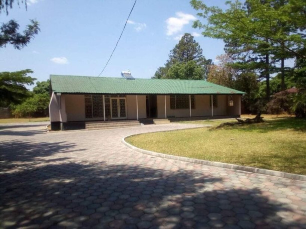 3-bedroom-standalone-house-for-rent-in-roma-big-0