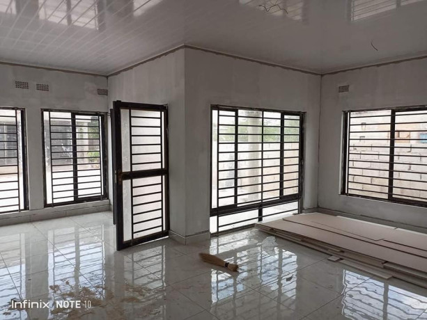 2-bedroom-flat-for-rent-in-chalala-big-3