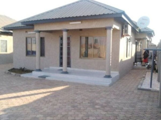 2-bedroom-flat-for-rent-in-makeni-east