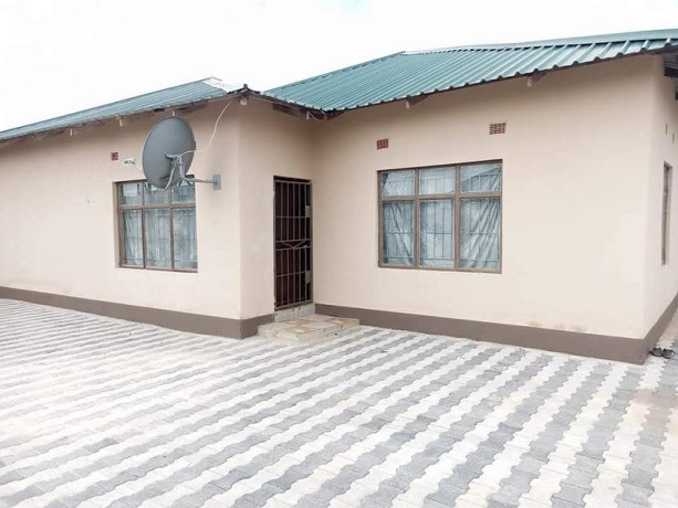 2-bedroom-flat-for-rent-in-lilayi-big-4