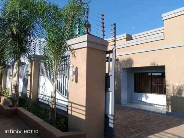 3-bedroom-flat-for-rent-in-lilayi-estates-big-5