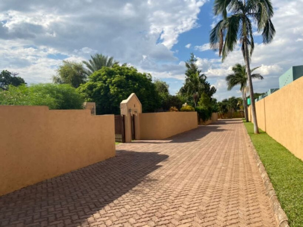 3-bedroom-flats-for-rent-in-kabulonga-big-2