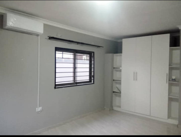 3-bedroom-flat-for-rent-in-chalala-big-6