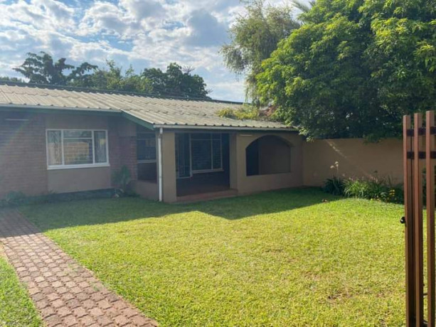 3-bedroom-flat-for-rent-in-kabulonga-big-0