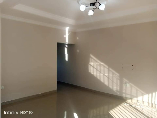 3-bedroom-flat-for-rent-in-chalala-big-5