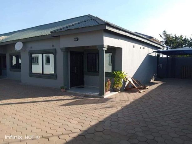 3-bedroom-flat-for-rent-in-chalala-big-7