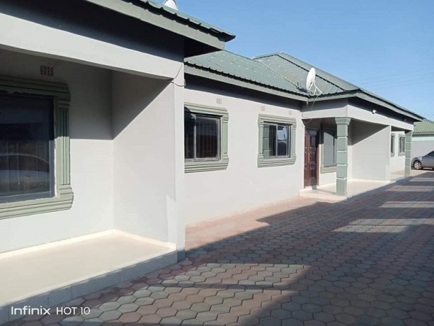 3-bedroom-flat-for-rent-in-chalala-big-1