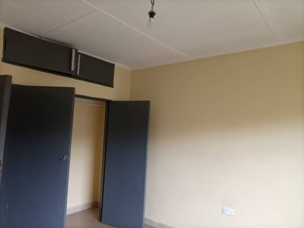 2-bedroom-flat-for-rent-in-roma-big-5