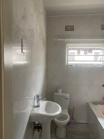 3-bedroom-flat-for-rent-in-chalala-big-4