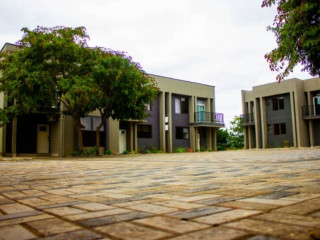 2-3-bedroom-fully-furnished-apartments-for-rent-in-foxdale