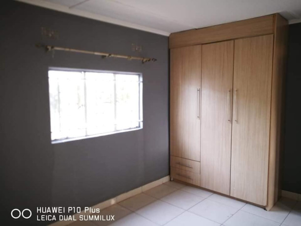 2-bedroom-house-for-rent-in-avondale-big-2