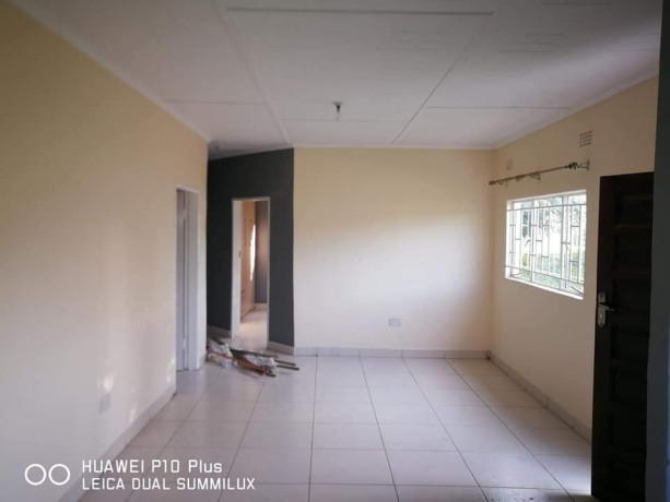 2-bedroom-house-for-rent-in-avondale-big-1