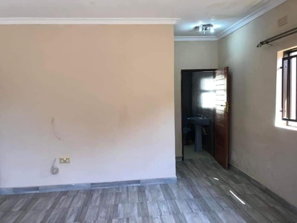 3-bedroom-flat-for-rent-in-ibex-hill-big-7