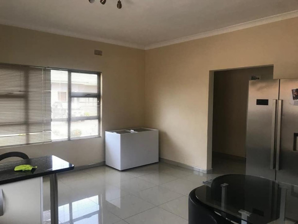 2-bedroom-flat-for-rent-in-ibex-hill-big-4
