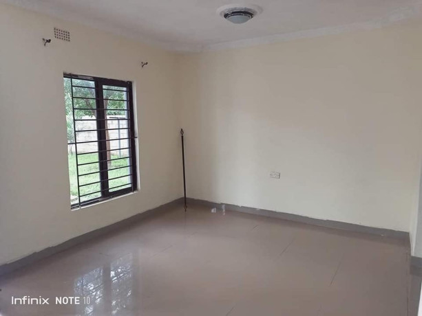 2-bedroom-flat-for-rent-in-chalala-big-8