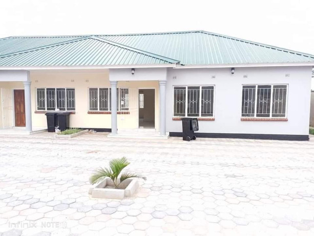 3-bedroom-flat-for-rent-in-chalala-big-1