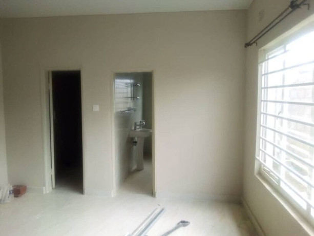 3-bedroom-flat-for-rent-in-chalala-big-5