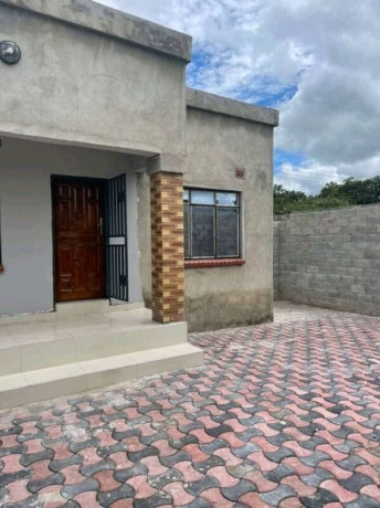 2-bedroom-flat-for-rent-in-meanwood-kwamwena-big-1
