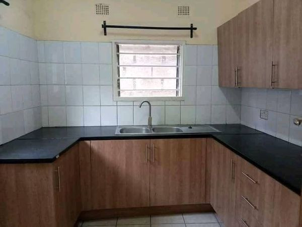 2-bedroom-flat-for-rent-in-kabulonga-big-0