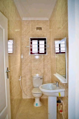 3-bedroom-flat-for-rent-in-kabulonga-big-5