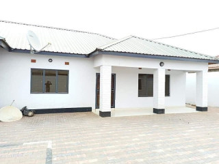 2-bedroom-flat-for-rent-in-chalala