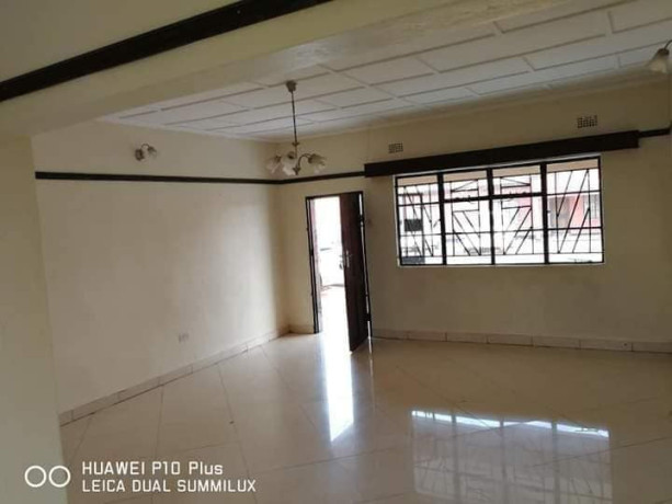 3-bedroom-flat-for-rent-in-chalala-big-4