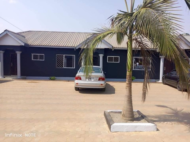 2-bedroom-flat-for-rent-in-chalala-big-4