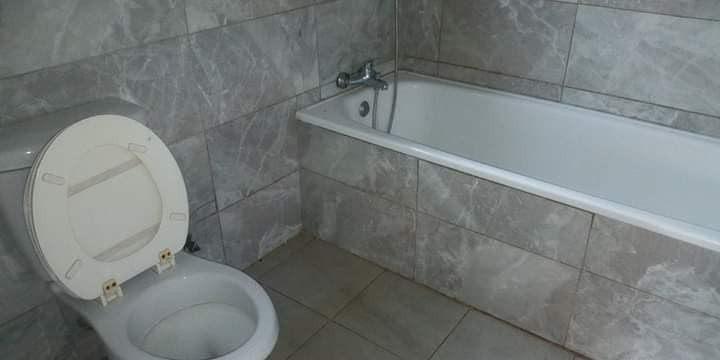 2-bedroom-standalone-house-for-rent-in-woodlands-big-3