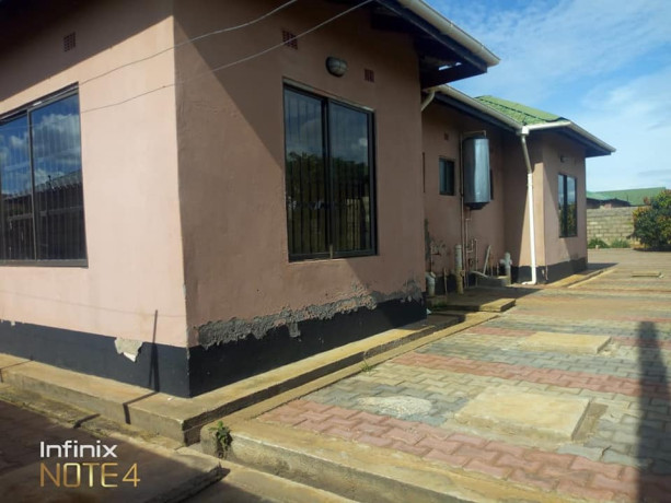 3-bedroom-flat-for-rent-in-chalala-big-6