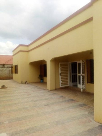 2-bedroom-flat-for-rent-in-chalala-big-0