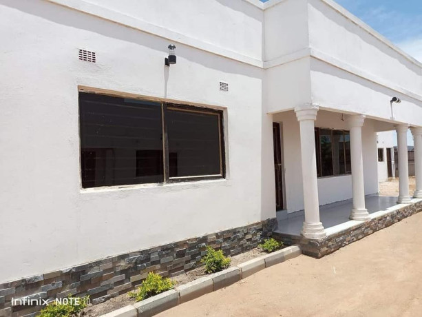 23-bedroom-flats-for-rent-in-chalala-big-4
