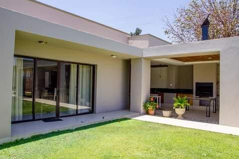 4-bedroom-apartment-for-rent-in-kabulonga-big-2