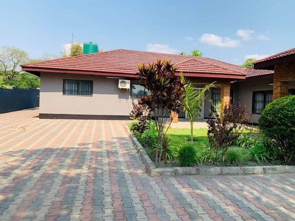 3-bedroom-flats-for-rent-in-roma-big-0