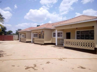 2-bedroom-flat-for-rent-in-chamba-valley