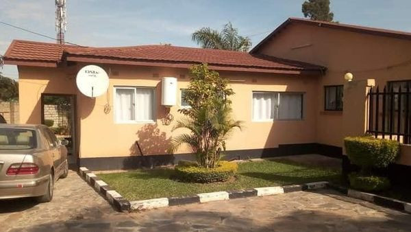 2-bedroom-house-for-rent-in-roma-big-0