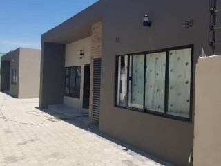 2-bedroom-flats-for-rent-in-meanwood-ibex-hill