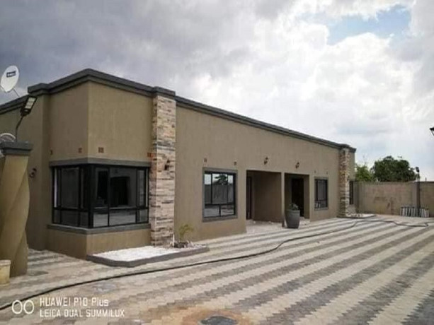 3-bedroom-flat-for-rent-in-chalala-big-2