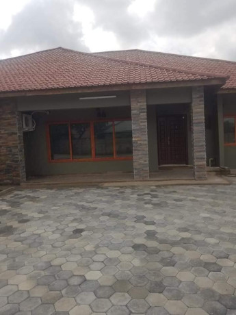 3-bedroom-flat-for-rent-in-ibex-meanwood-big-1