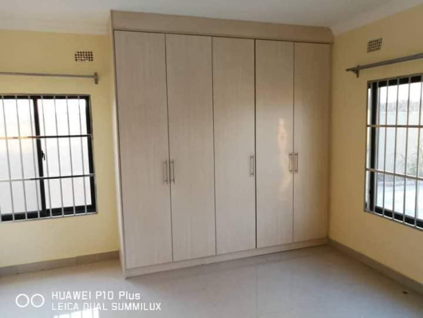 3-bedroom-flat-for-rent-in-lilayi-big-1