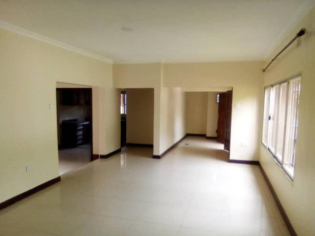 3-bedroom-standalone-house-for-rent-in-roma-big-3