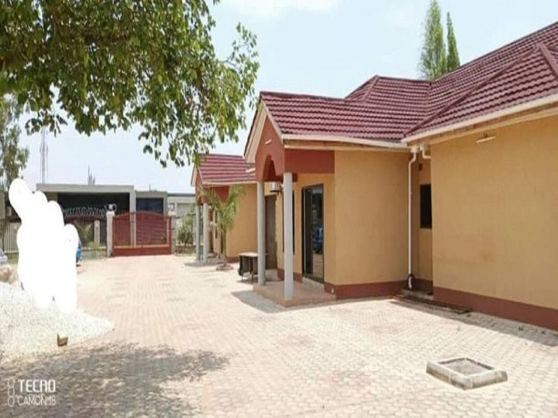 3-bedroom-flat-for-rent-in-meanwood-ibex-hill-big-3