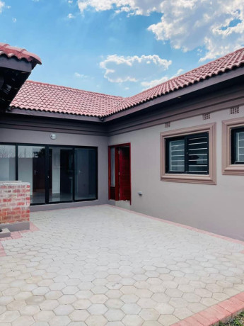 3-bedroom-houses-for-rent-in-new-kasama-big-2