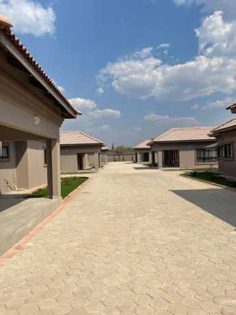 3-bedroom-houses-for-rent-in-new-kasama-big-0