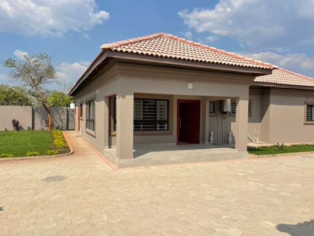 3-bedroom-houses-for-rent-in-new-kasama-big-1