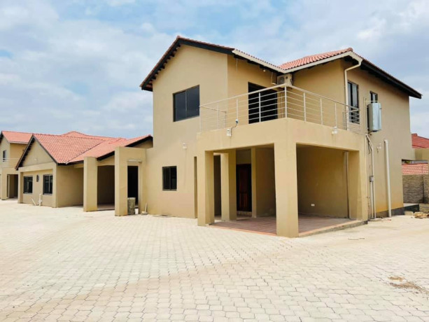 3-bedroom-houses-for-rent-in-roma-big-5