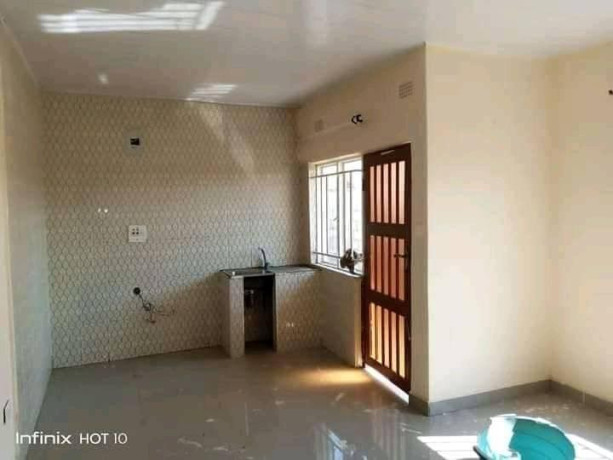 1-bedroom-flat-for-rent-in-chalala-big-3