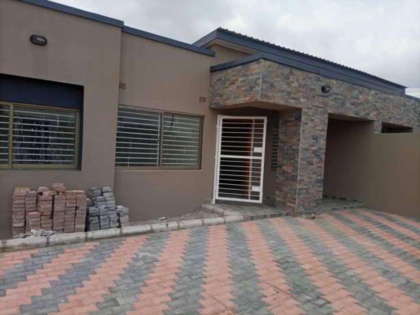 3-bedroom-flat-for-rent-in-lilayi-big-0