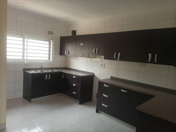 3-bedroom-flat-for-rent-in-lilayi-big-4